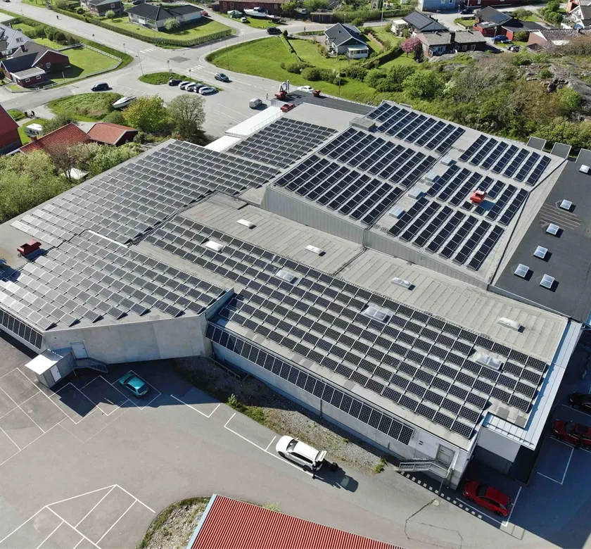 solceller-industri-företag-scaled.jpg